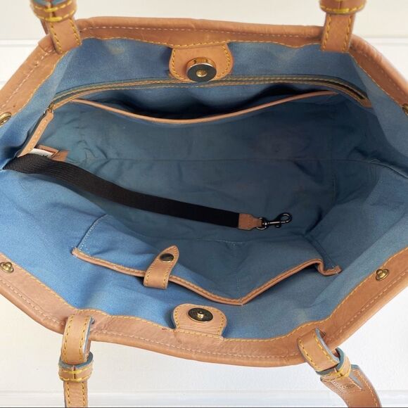 Dooney & Bourke Disney Cruise Line Fantasy Inaugural Sailing Bag & Flap Wristlet - Picture 13 of 16